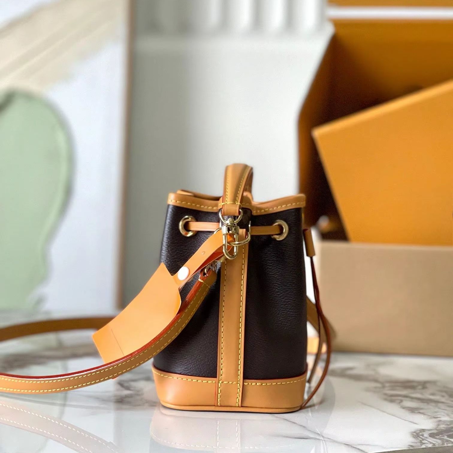 Monogram Canvas Mini Bucket Ha - Tote Bag Leather Monogram 评论和价格